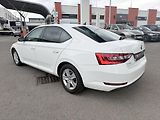 Škoda Superb 2.0 TDi 110kw - náhled 8