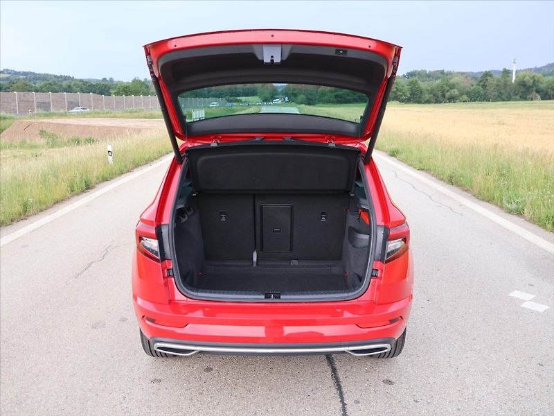Škoda Karoq 1.5 TSI Sportline Virtual 1.Ma - fotka 9 z 28