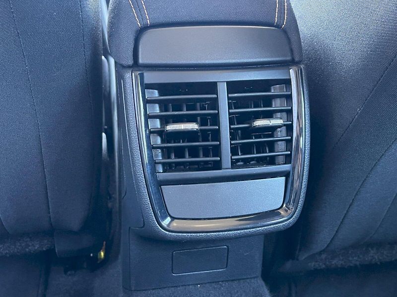 Škoda Kamiq (2023) 1.0 TSI 81 kW Style Plus - fotka 26 z 32