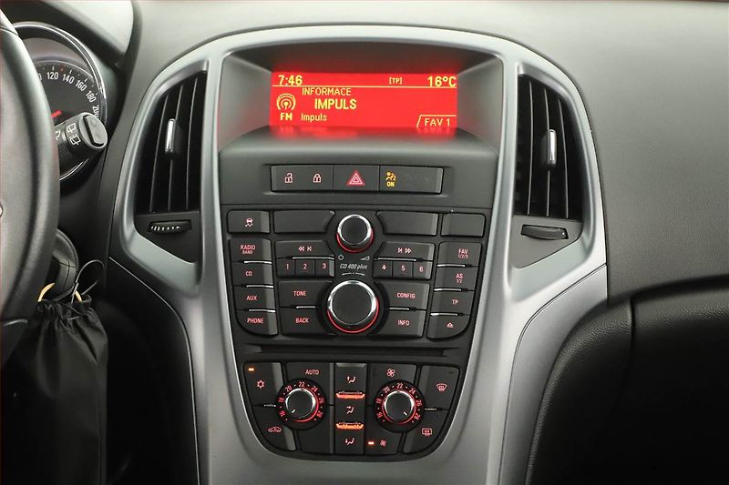 Opel Astra (2014) 1.4 T, Serv.kniha, Tempomat - fotka 10 z 13