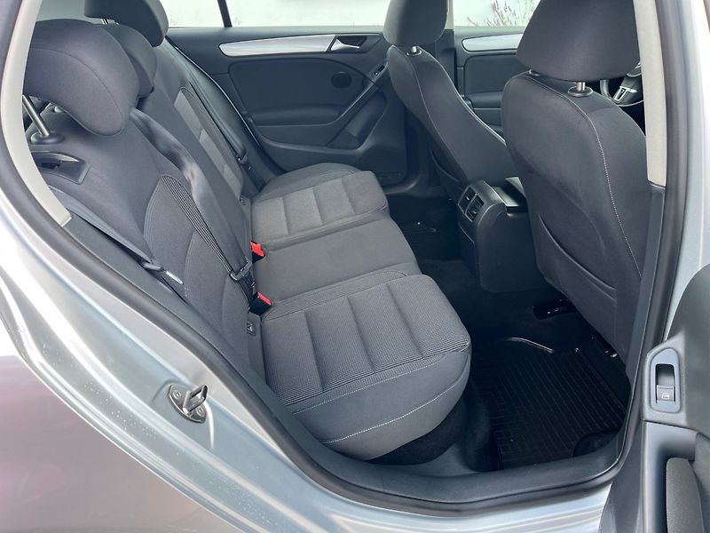 Volkswagen Golf (2010) 1.4 i Velmi pěkný - fotka 12 z 19