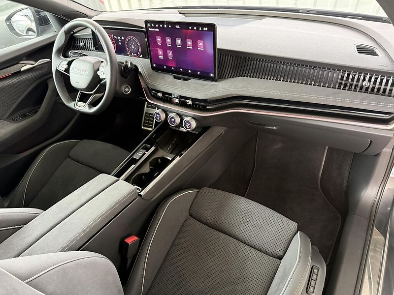 Škoda Superb DSG 4M 2,0TDi 142kW SportLine - fotka 18 z 25