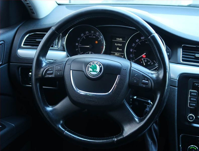 Škoda Superb (2008) 2.0 TDI, Automat, Serv.kniha - fotka 15 z 19