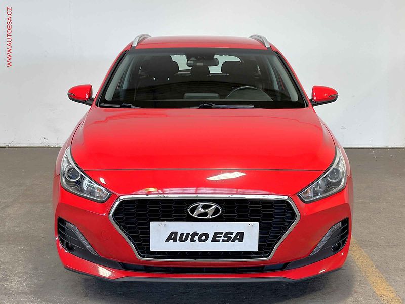 Hyundai i30 (2019) 1.4T-GDi, 1.maj,ČR - fotka 2 z 15