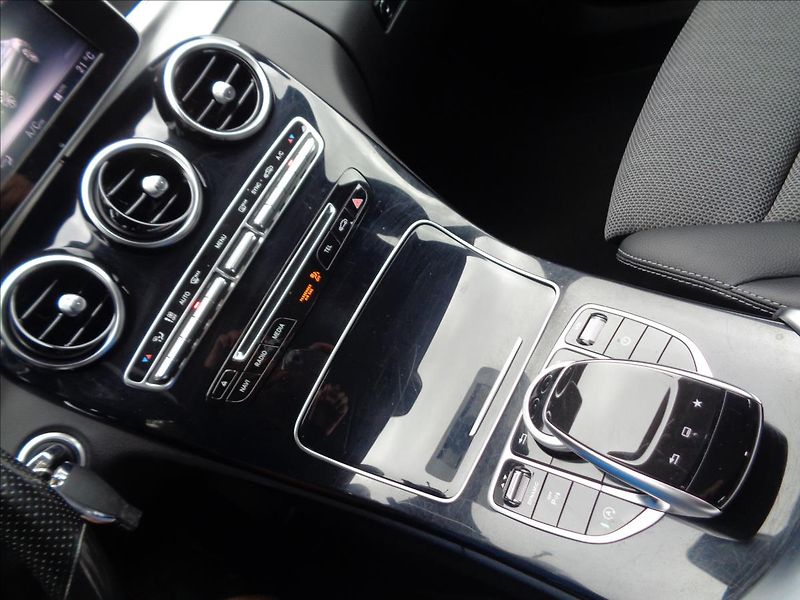 Mercedes-Benz Třídy C 1,6 - fotka 11 z 15