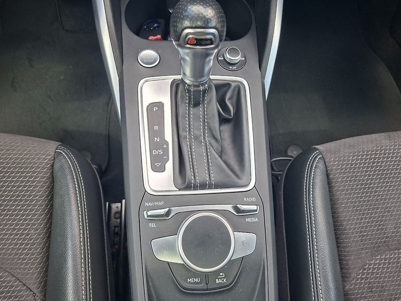 Audi Q2 (2016) 2.0TDI 140kW 7A QUATTRO S-LINE - fotka 17 z 47