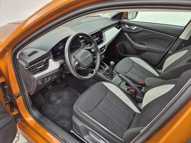 Škoda Kamiq Top Selection 1.0 TSI 85 kW - fotka 11 z 27