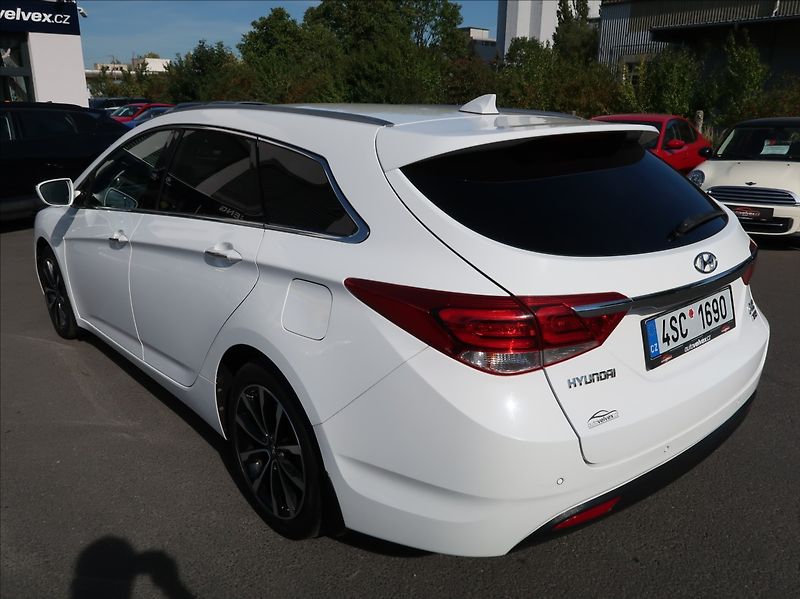 Hyundai i40 1,7 CRDi,104kW,1majČR,automat - fotka 4 z 25