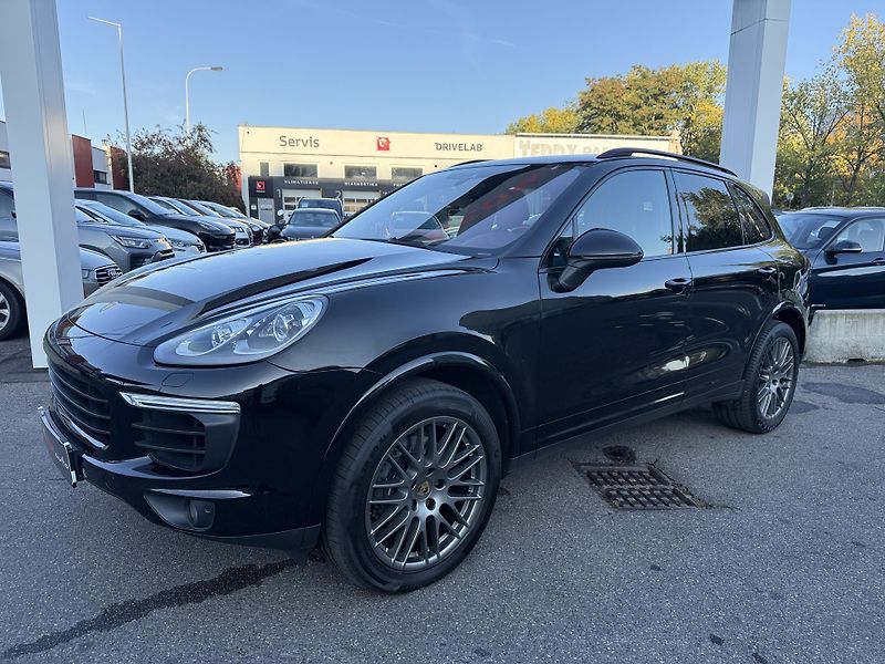 Porsche Cayenne 3.0 D Platinum Edition - fotka 2 z 42