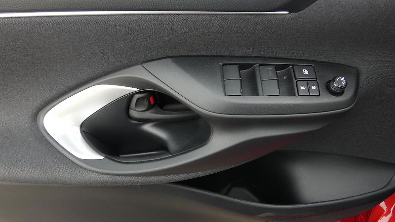 Mazda 2 1.5 Hybrid e-CVT Agile - fotka 9 z 22