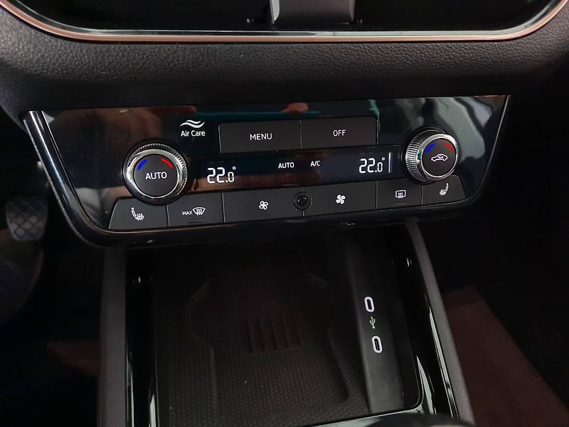 Škoda Kamiq (2024) 1.0 TSI (85kW/115k) Top Select - fotka 13 z 24