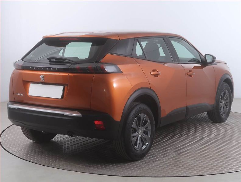Peugeot 2008 (2022) Active 1.2 PureTech - fotka 5 z 15