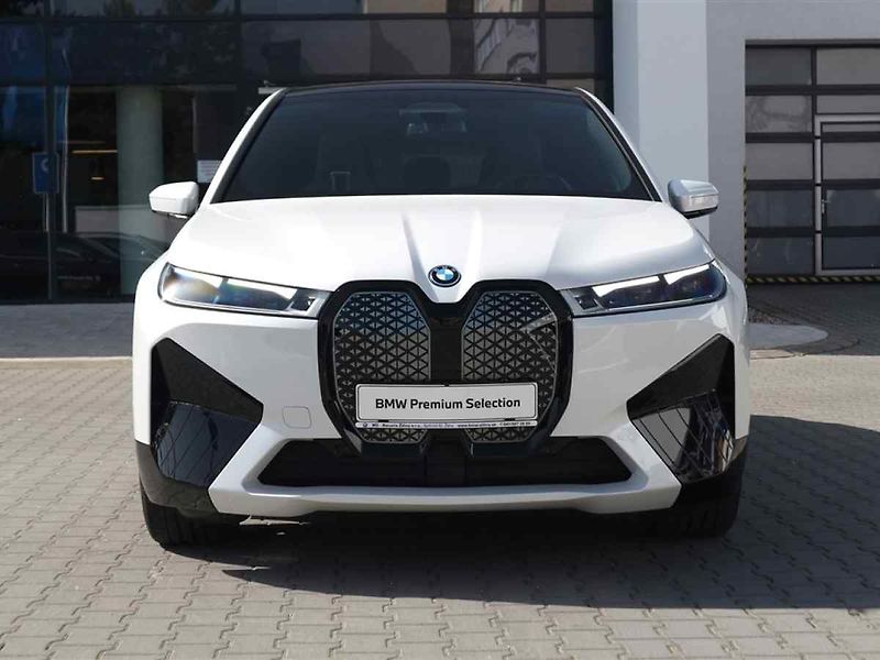 BMW iX - fotka 2 z 10