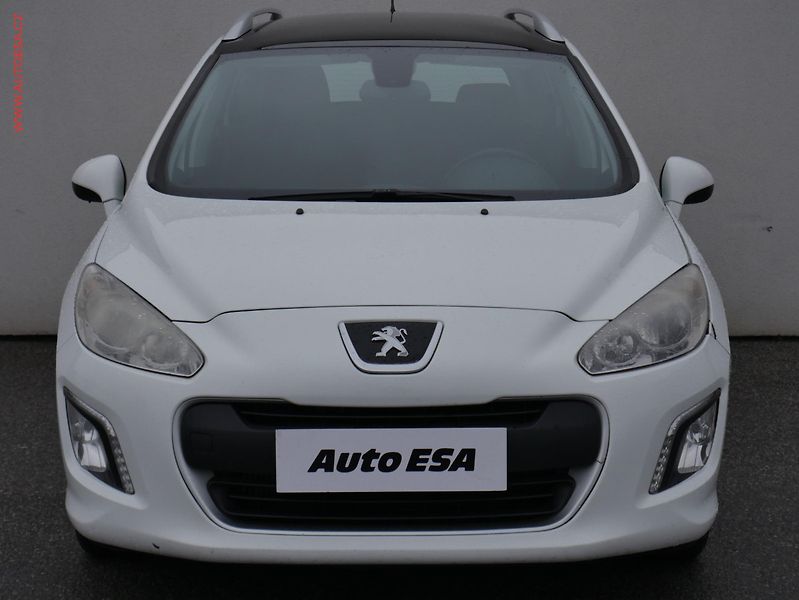 Peugeot 308 (2013) 1.6 HDi, AC, panor - fotka 2 z 18
