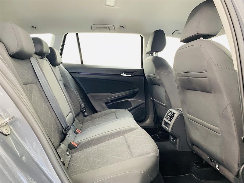 Volkswagen Golf 2,0 TDI DSG 85kW Life - fotka 7 z 25