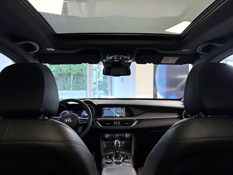 Alfa Romeo Stelvio (2023) 2.2 JTDm 210k AT8 ZF Q4 4x4 TI - fotka 18 z 21