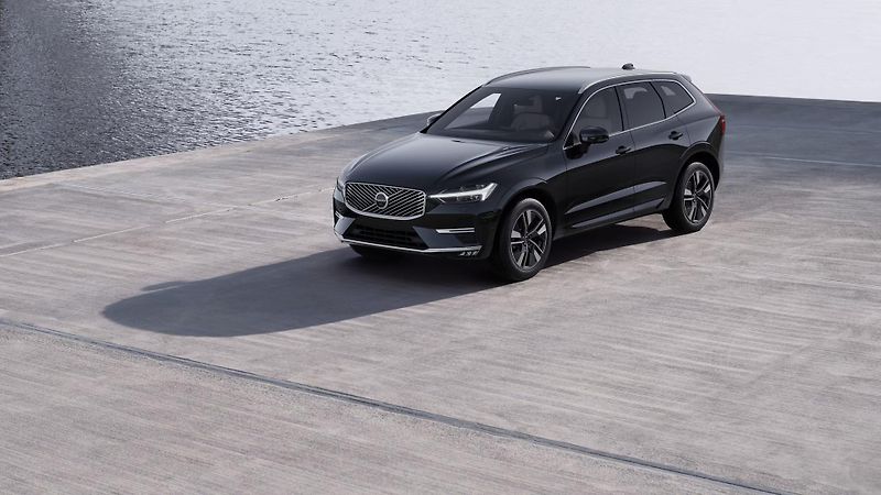 Volvo XC60 (2026) B5 AWD AUT BRIGHT PLUS  - fotka 2 z 11