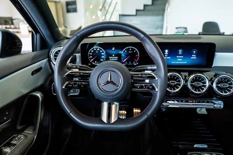 Mercedes-Benz Třídy A (2025) A 200 d/AMG/360/MULTIBEAM/TOP - fotka 10 z 16