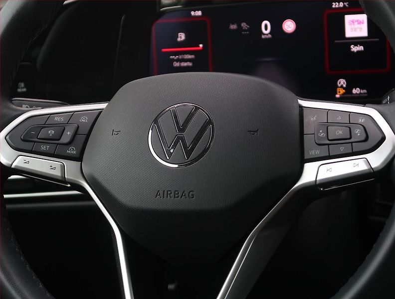 Volkswagen Golf (2025) 1.5 TSI, Full Led,Kamera - fotka 23 z 23