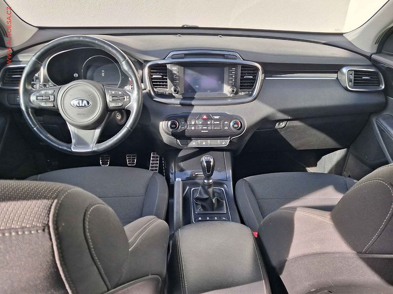 Kia Sorento (2017) 2.2CRDi 4x4, ČR, Navi, xenon - fotka 8 z 20