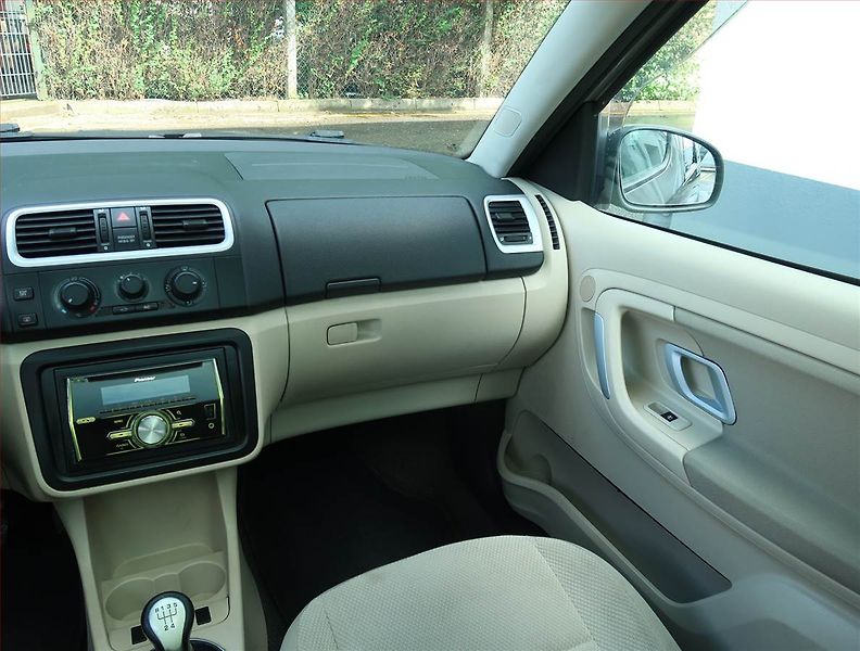 Škoda Roomster (2007) 1.4 16V, Tempomat - fotka 8 z 16