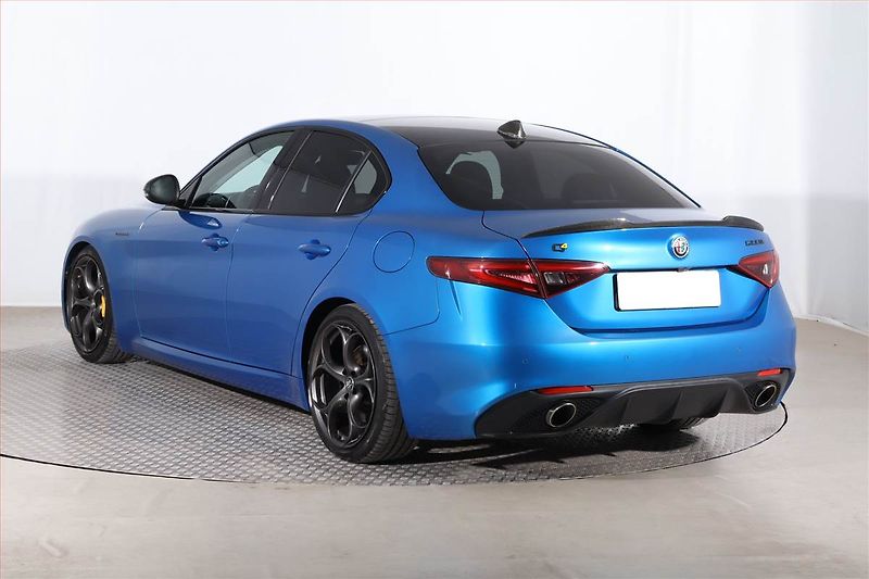 Alfa Romeo Giulia (2017) 2.0 Turbo - fotka 4 z 26