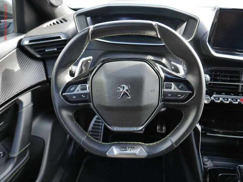 Peugeot 2008 (2019) 1.2 PT, GT, LED, AT, panor - fotka 15 z 16