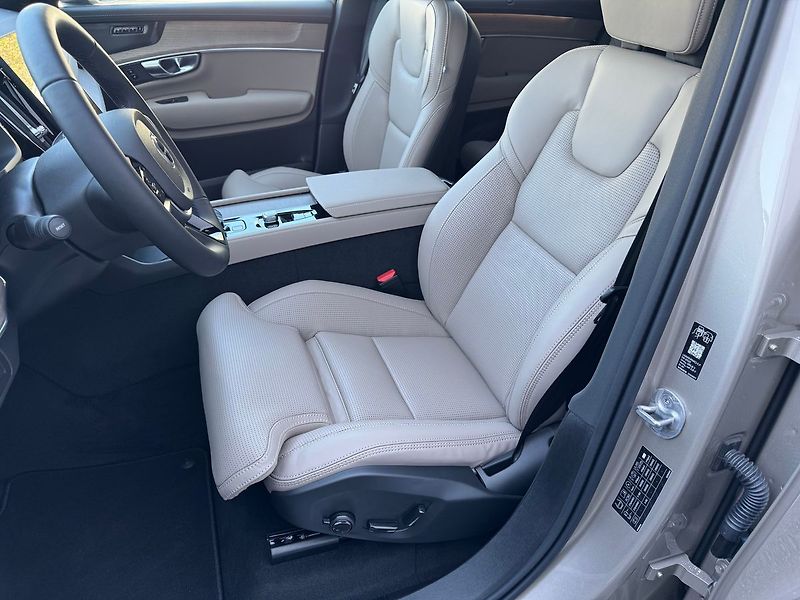 Volvo XC90 PLUS T8 360°, VENTILACE, 335kW - fotka 11 z 23