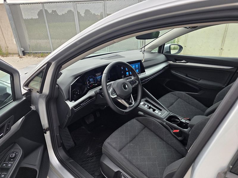 Volkswagen Golf (2021) 2.0 TDI 110 kW 7DSG + tažné - fotka 6 z 8
