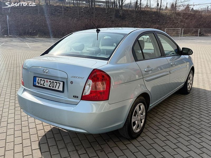 Hyundai Accent (2008) 1.6i, 82kw Původ ČR 1. maj. - fotka 5 z 21