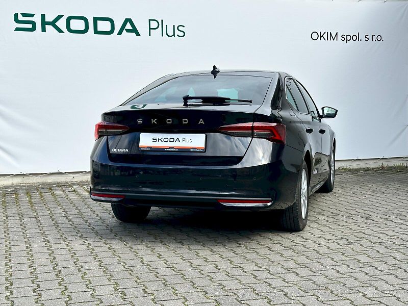 Škoda Octavia (2024) 1.5 TSI 110kW MHEV Top Selecti - fotka 2 z 25