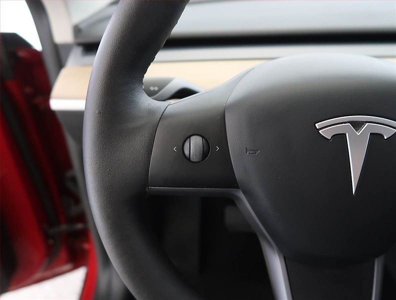 Tesla Model Y (2022) Long Range AWD 79kWh, SoH 89% - fotka 28 z 33