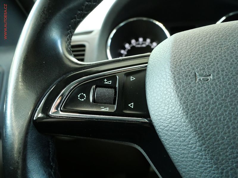 Škoda Yeti (2014) 2.0TDI, ČR, Xenon, AC - fotka 16 z 24