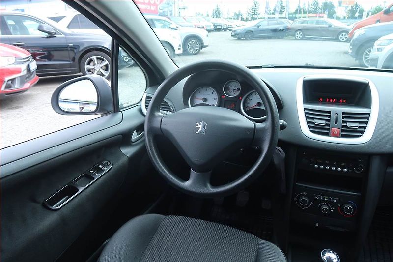 Peugeot 207 (2010) 1.4 HDI, nová STK, rezervace - fotka 7 z 16