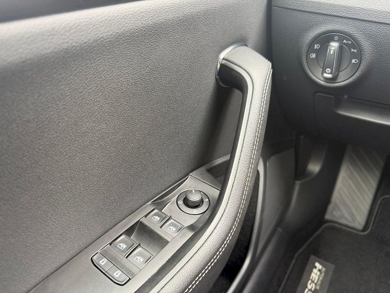 Škoda Superb (2023) 2.0 TDI 110kW DSG Style Plus - fotka 11 z 35