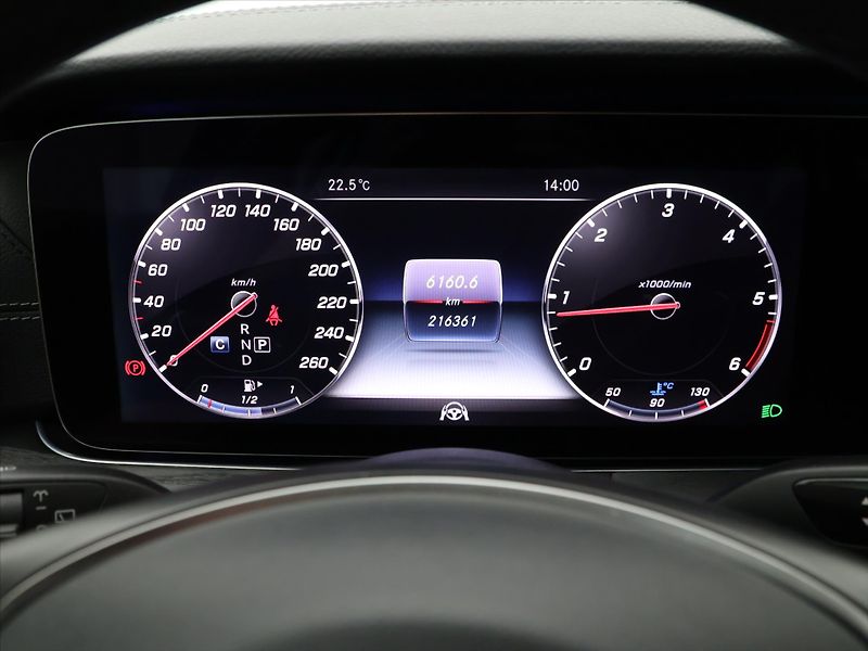 Mercedes-Benz Třídy E 2.0 220d 143kW 4Matic Aut. - fotka 18 z 34