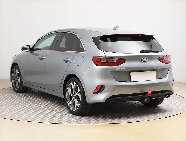 Kia Ceed (2020) Top 1.4 T-GDI, Serv.kniha - fotka 4 z 20
