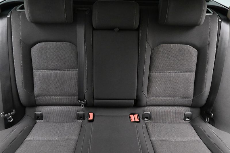 Volkswagen Passat 2,0 TDI 110 kW Navigace Záruka - fotka 27 z 31