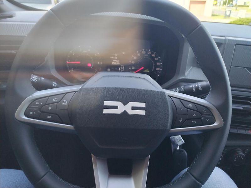 Dacia Duster (2026) essential Eco-G 120 - fotka 13 z 20