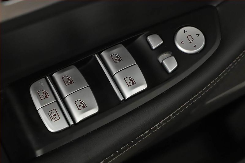 BMW Řada 7 (2019) M Paket 730 d xDrive, ČR - fotka 25 z 31