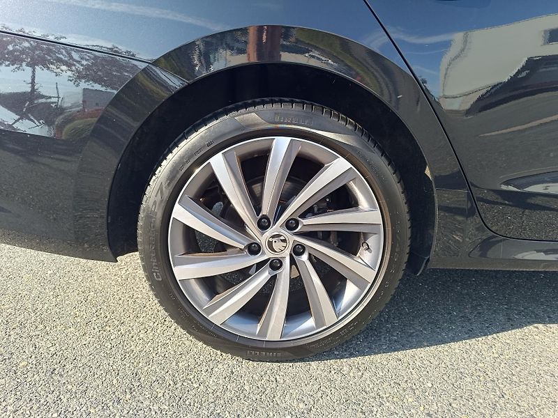 Škoda Octavia (2021) 2,0TSI DSG STYLE 4x4 | ZÁRUKA - fotka 24 z 26