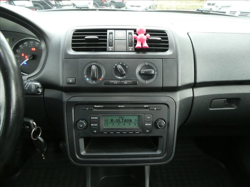 Škoda Fabia 1,2 TSi 63kW po servise,klima - fotka 23 z 36
