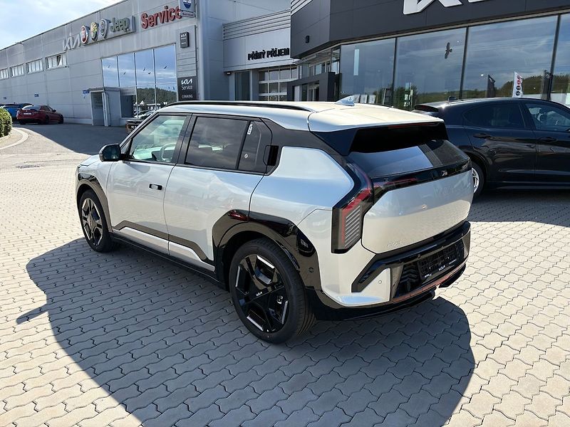 Kia EV3 (2026) 4x2 GT-LINE 150 KW + 81,4 KWH - fotka 5 z 18