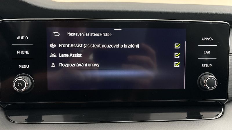 Škoda Octavia 2.0 TDI DSG Ambition Combi - fotka 22 z 25