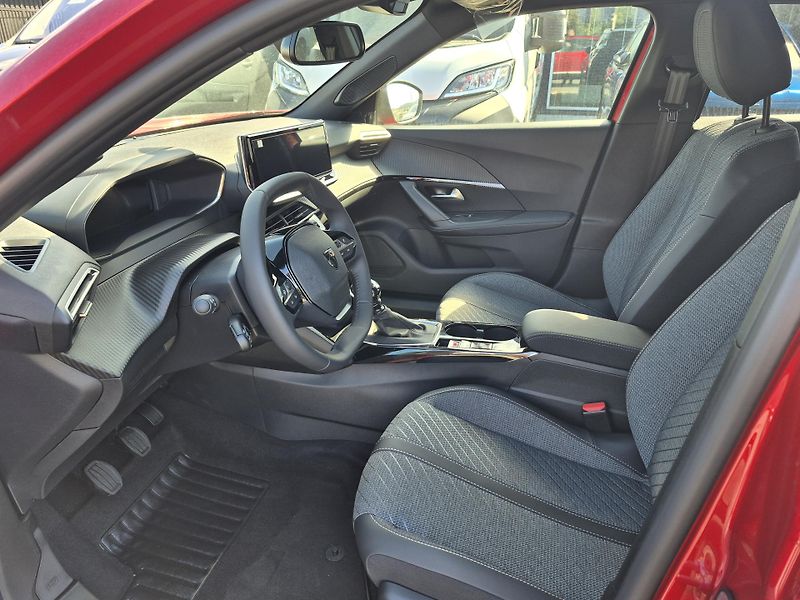 Peugeot 2008 (2026) ALLURE Turbo 100 MAN6 - fotka 9 z 21