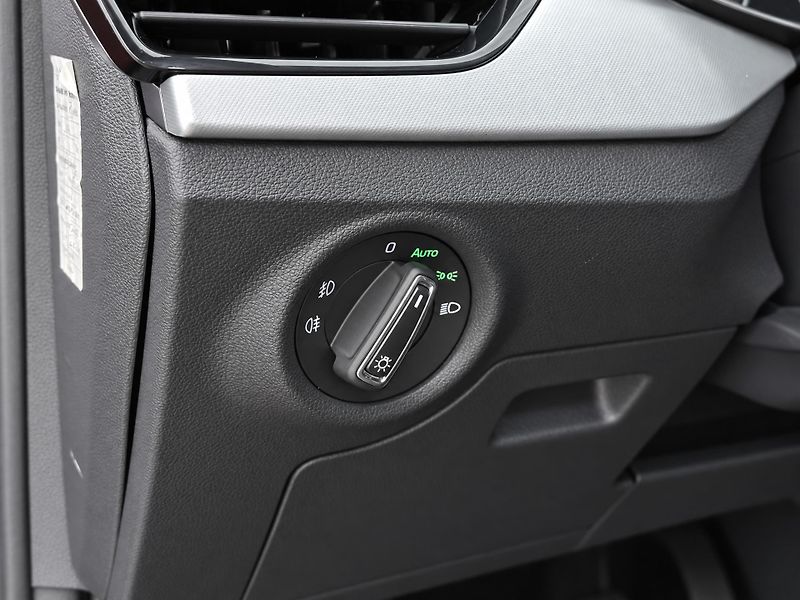 Škoda Scala 1,0 TSI 85kW Style CZ LED - fotka 17 z 34