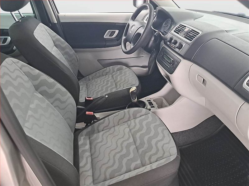Škoda Fabia (2008) 1.2 12V, po STK, plně pojízdný - fotka 9 z 16