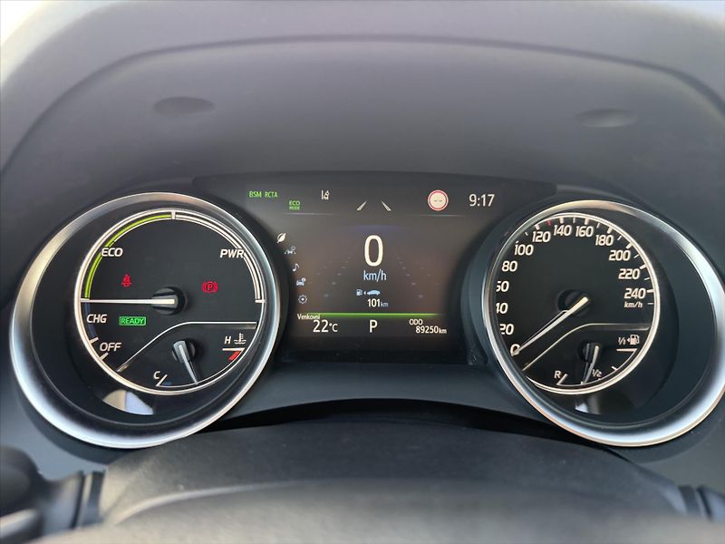 Toyota Camry 2,5 Executive, Hybrid - fotka 11 z 20