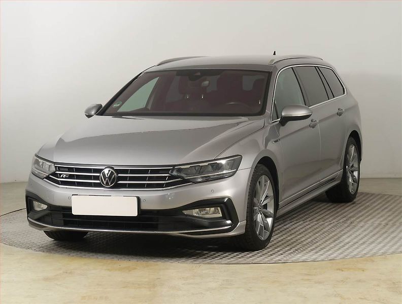 Volkswagen Passat (2020) R-Line 2.0 TDI, Serv.kniha - fotka 2 z 24