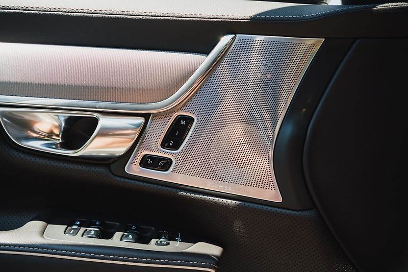Volvo S90 (2024) T8 Recharge - fotka 30 z 32
